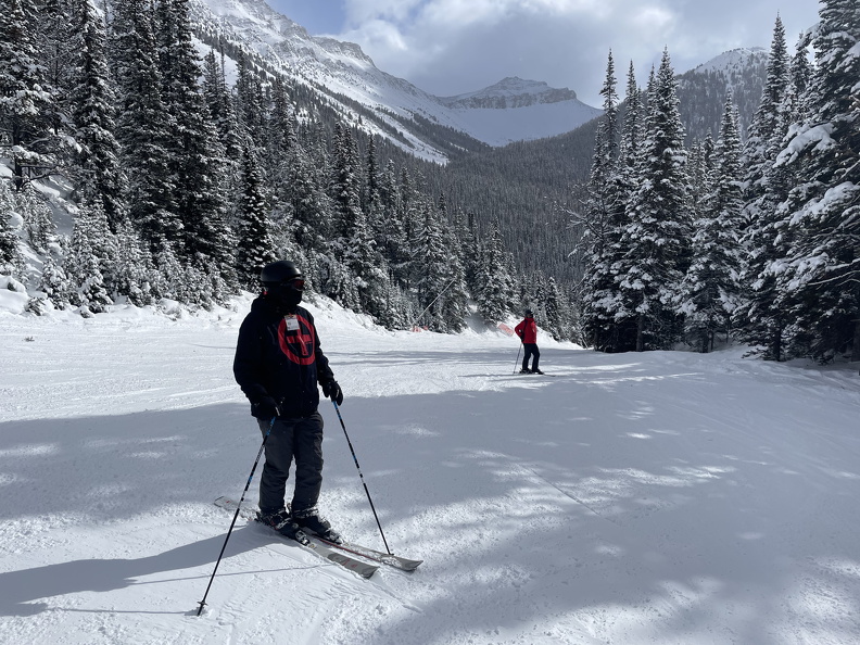 09ECC5C0-62F4-451E-A59B-06C747F54487